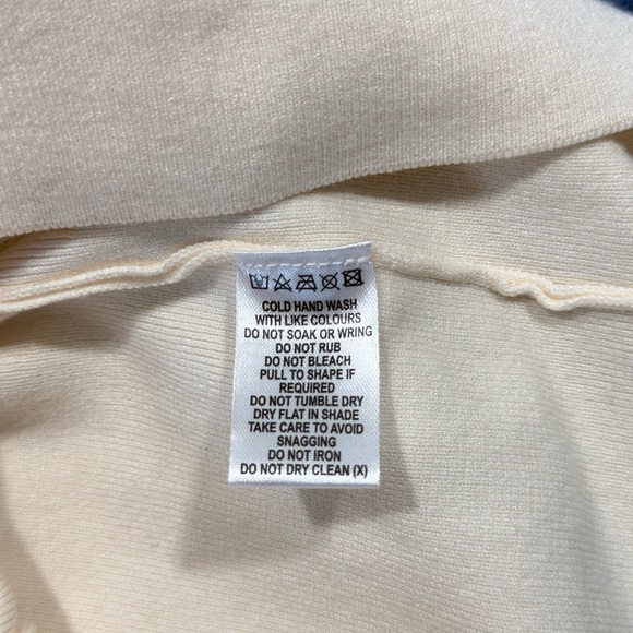 Meshki Off-White Scoop Neck Ribbed Maxi Dress - Picture 15 of 16